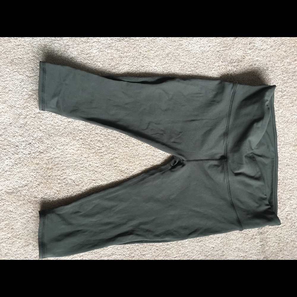 Lululemon Capri yoga pants